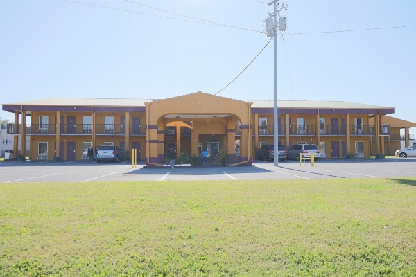 Travelers Inn Elizabethton image 1